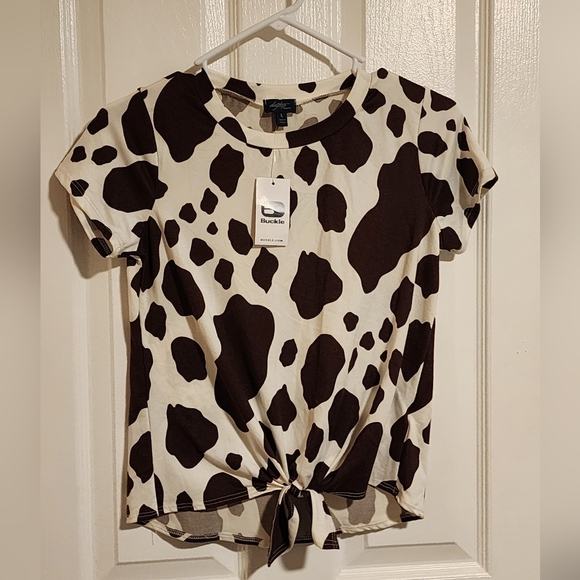 Buckle Tops - NWT Buckle cow print top, junior Large. *428.3K